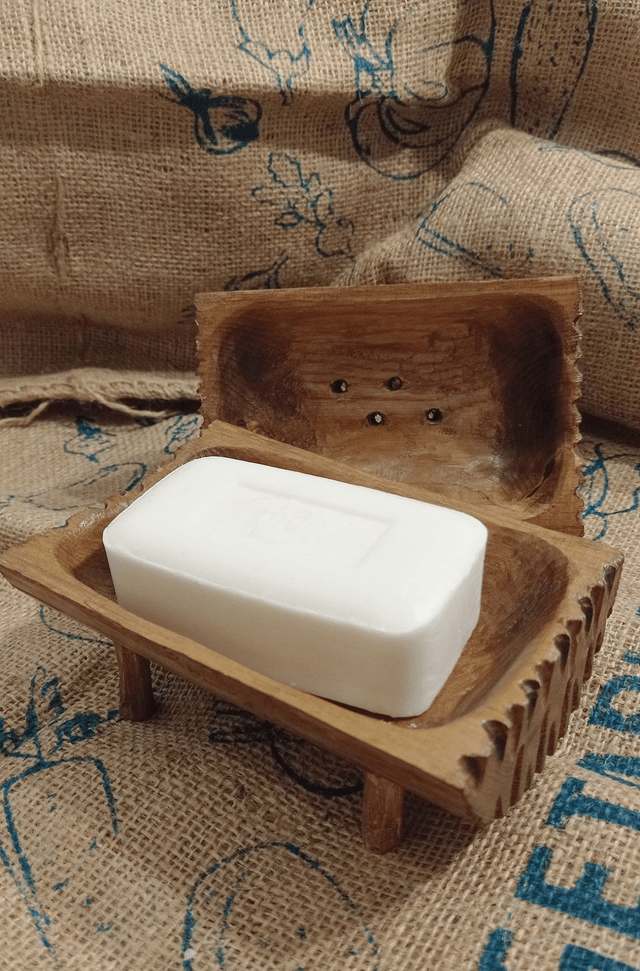 Porte Savon pour salle de bain en bois de châtaignier par l'Artelier de julien