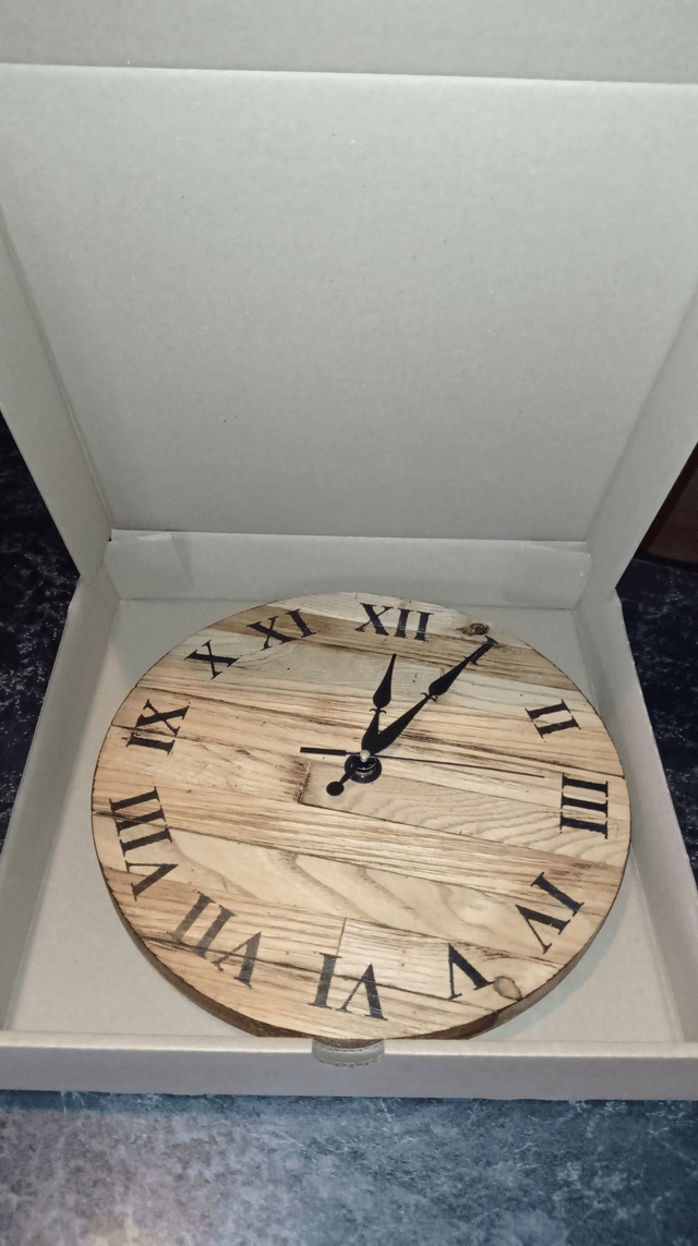 horloge murale en bois - style campagne par l'Artelier de julien