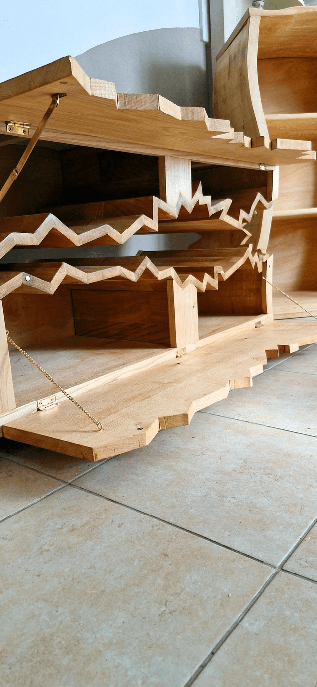 Meuble TV design en bois massif avec effet fracturé 