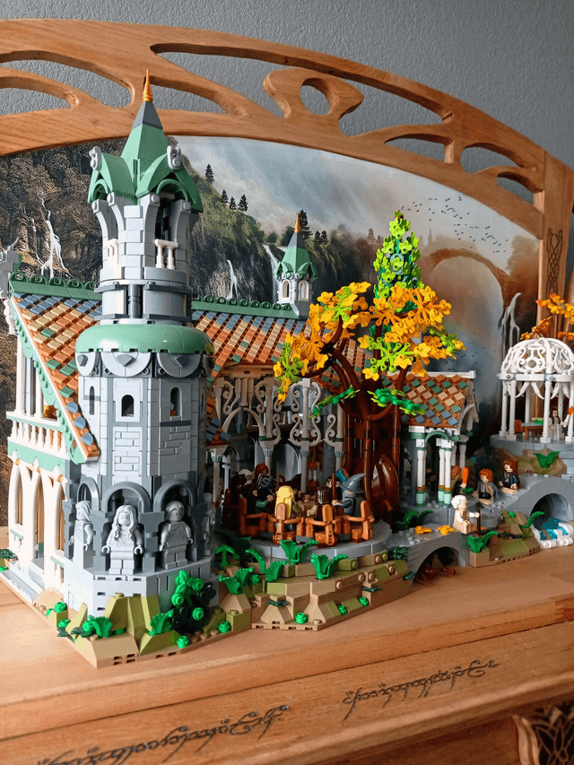 console vitrine elfique - réalisée pour le set lego rivendell 10316 par l'Artelier de julien 