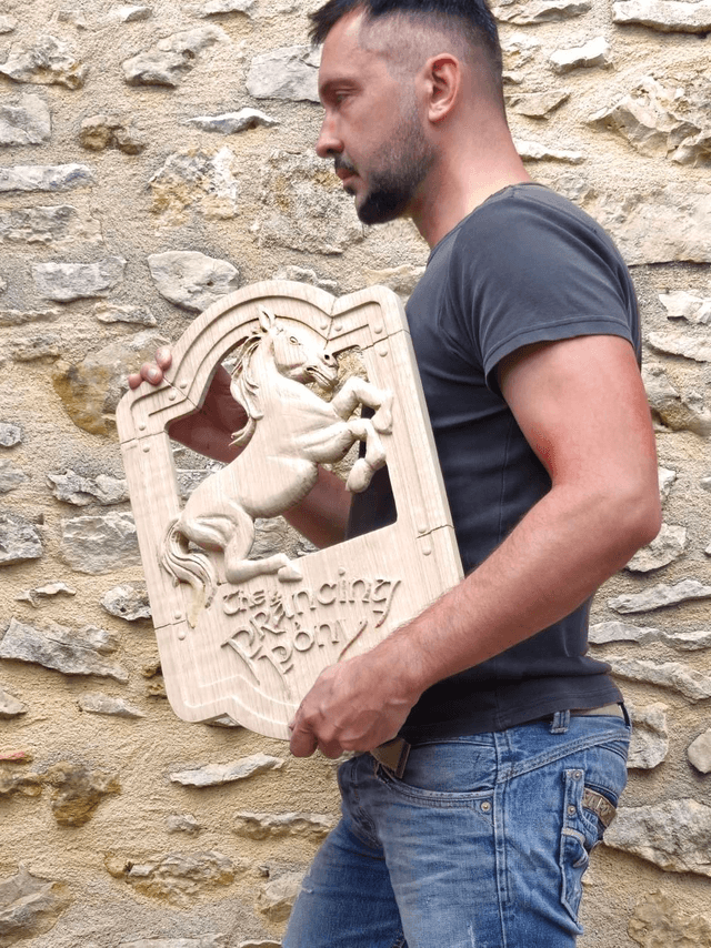 Auberge du poney fringuant sculpture recto / verso,  l'ARTelier de julien 