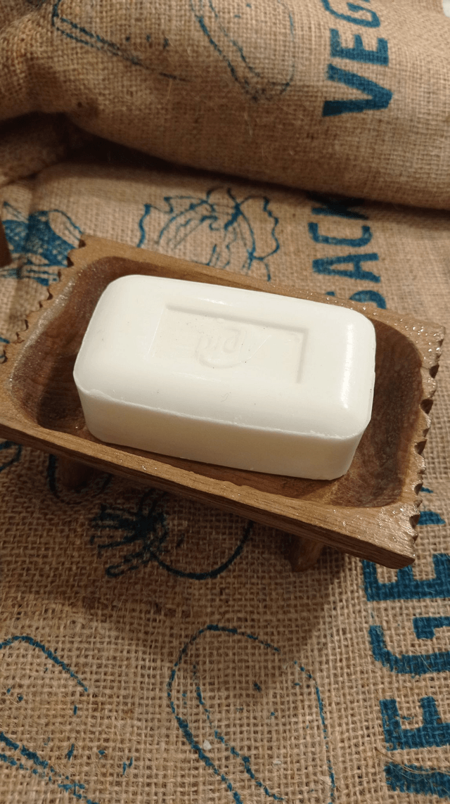 Porte Savon pour salle de bain en bois de châtaignier par l'Artelier de julien