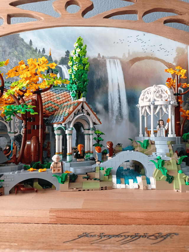console vitrine elfique - réalisée pour le set lego rivendell 10316 par l'Artelier de julien 