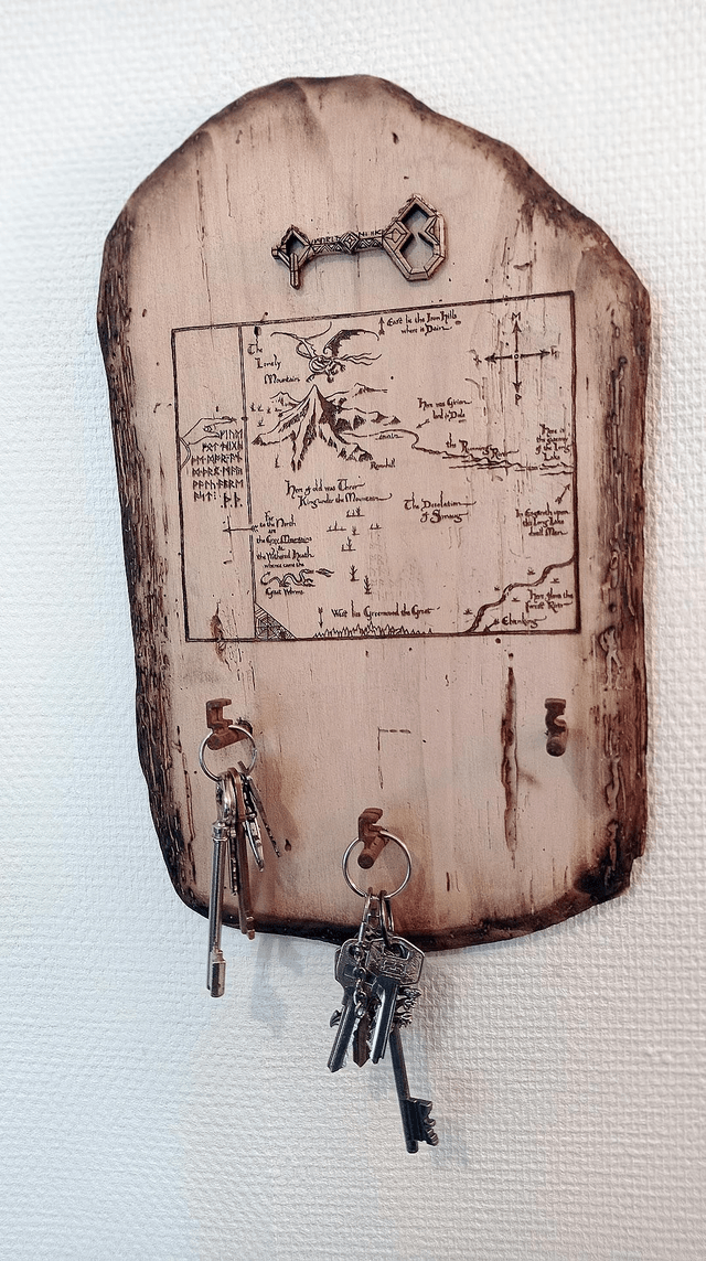 support pour clés mural - clé et carte de Thorin par l'Artelier de julien