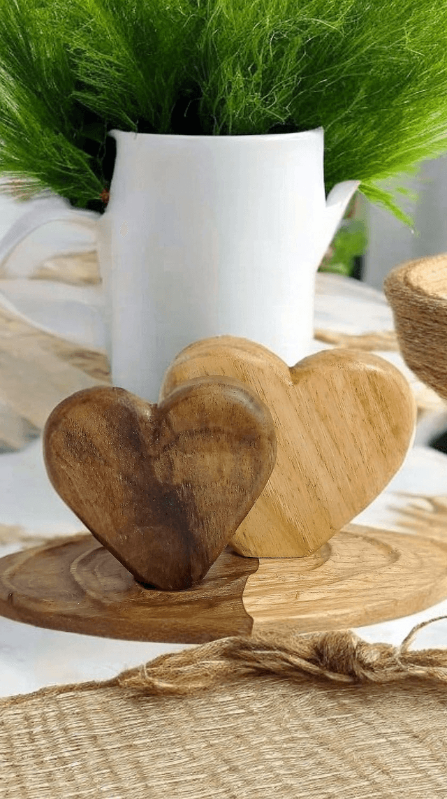 Duo de cœurs en bois de noyer et châtaignier, édition ST valentin - Personnalisation offerte
