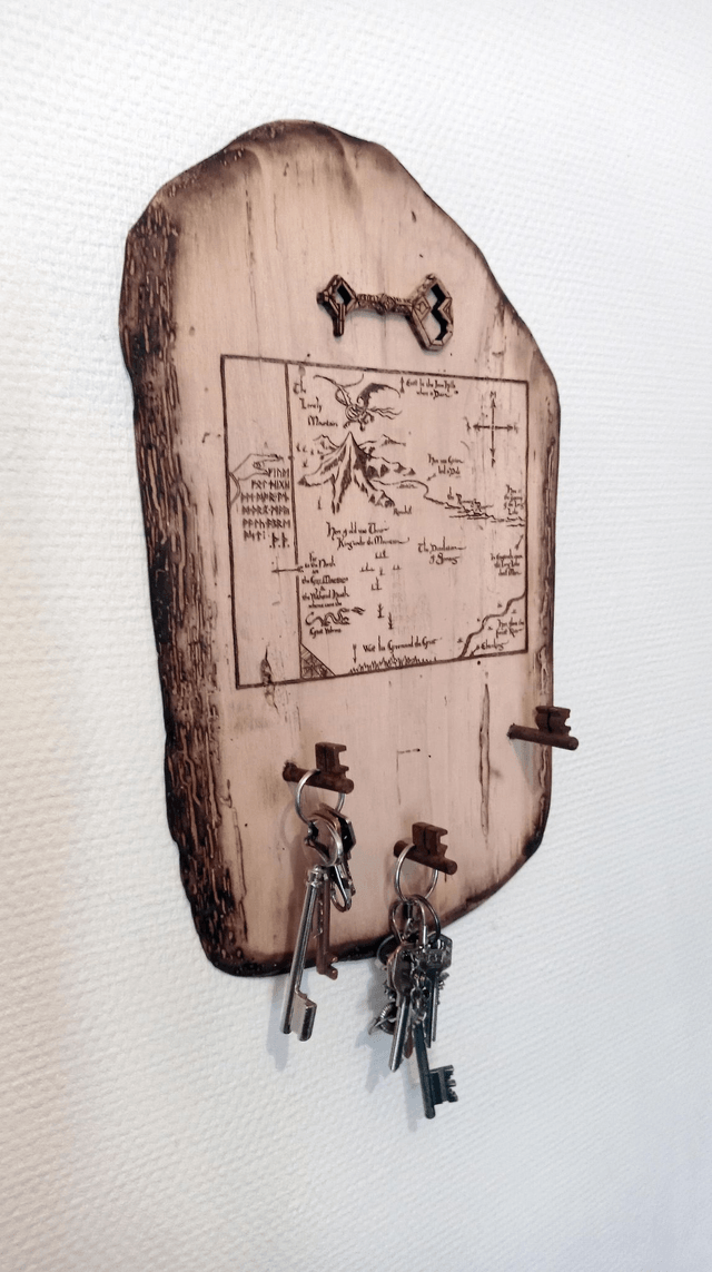 support pour clés mural - clé et carte de Thorin par l'Artelier de julien
