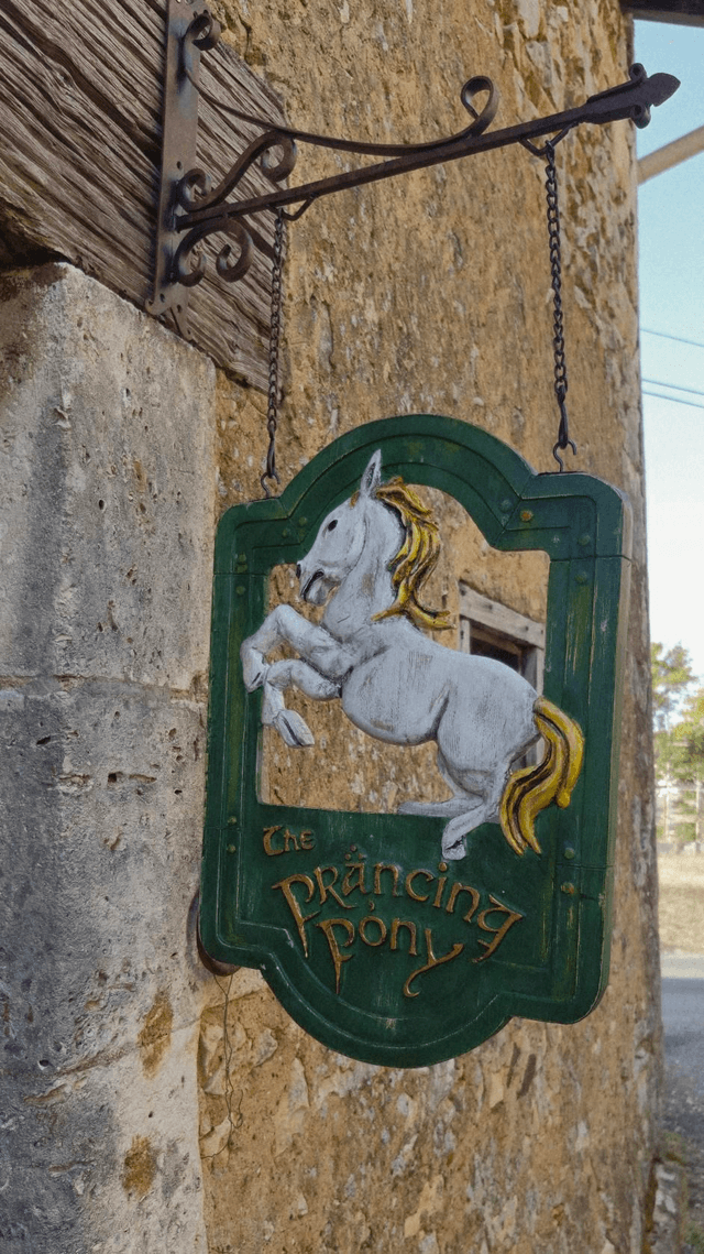 Auberge du poney fringuant sculpture recto / verso,  l'ARTelier de julien 