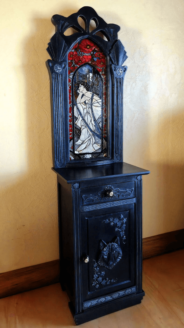 meuble art nouveau et son vitrail Mucha, création sur mesure | l'Artelier de Julien