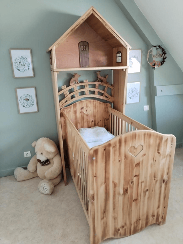 Tête de lit enfant personnalisable et évolutive 