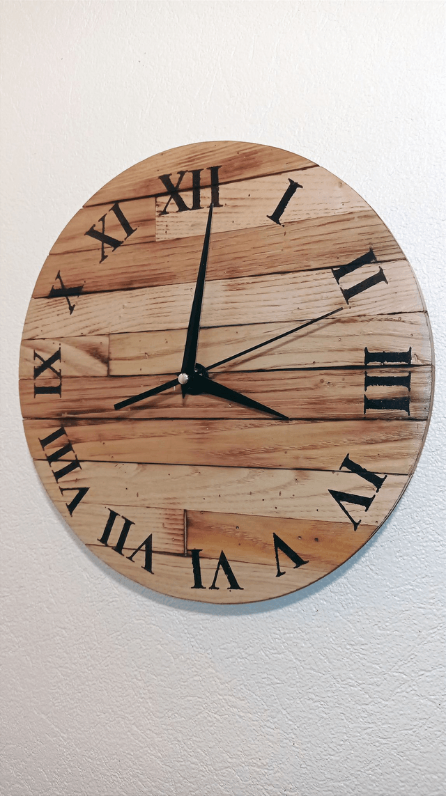 horloge murale en bois - style campagne par l'Artelier de julien